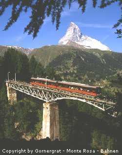 Findelbachbrücke mit Triebzug ????? und Matterhorn im Hintergrund