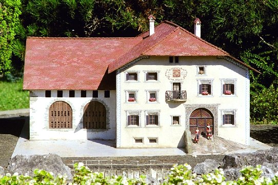 Modell 21 - Typisches B�ndner Haus, Engadin/GR- Bild 01